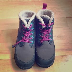 Girl’s Bogs Boots Sz 2